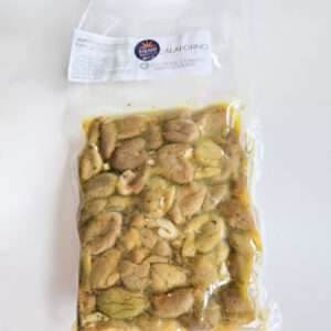 oliven – grøn, knust og krydret med ekstra jomfruolivenolie samt ”Iblee”-krydderier (mynte, oregano og chili). Intens grøn farve, stærk og krydret smag. Her i en version uden sten