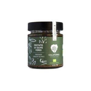 Glas med grøn olivenpesto fra Calaforno, sort låg og mørkegrønt etiket med olivenmotiv